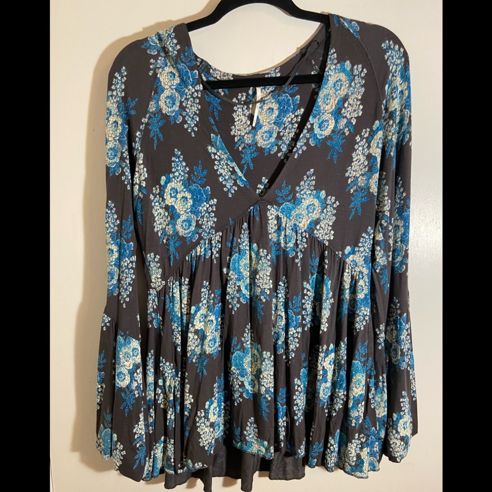 EUC FREE PEOPLE FLORAL V NECK SHIRT LARGE